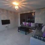Appartement Calme, Proche De Toutes Commodites